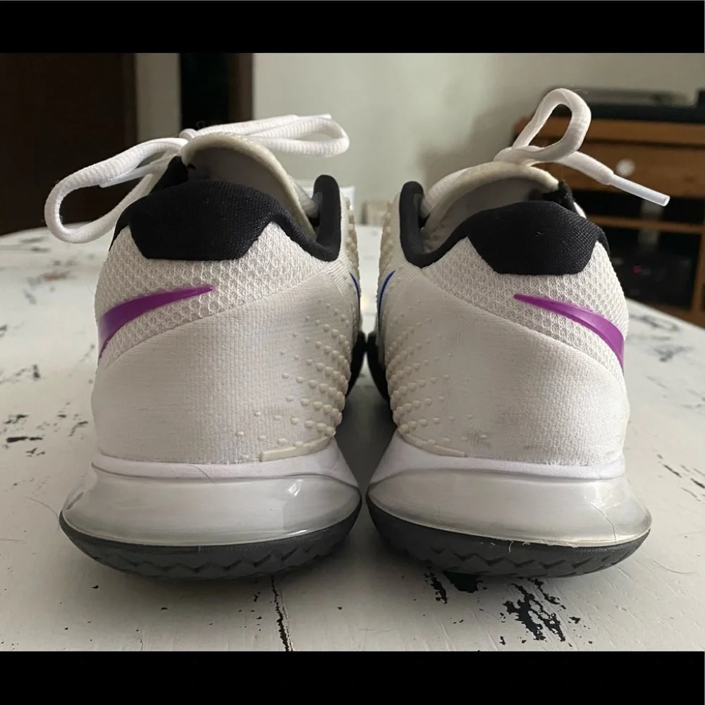 Women’s Nike Women Court Air Zoom Vapor Cage, size 8 - Picture 4 of 5